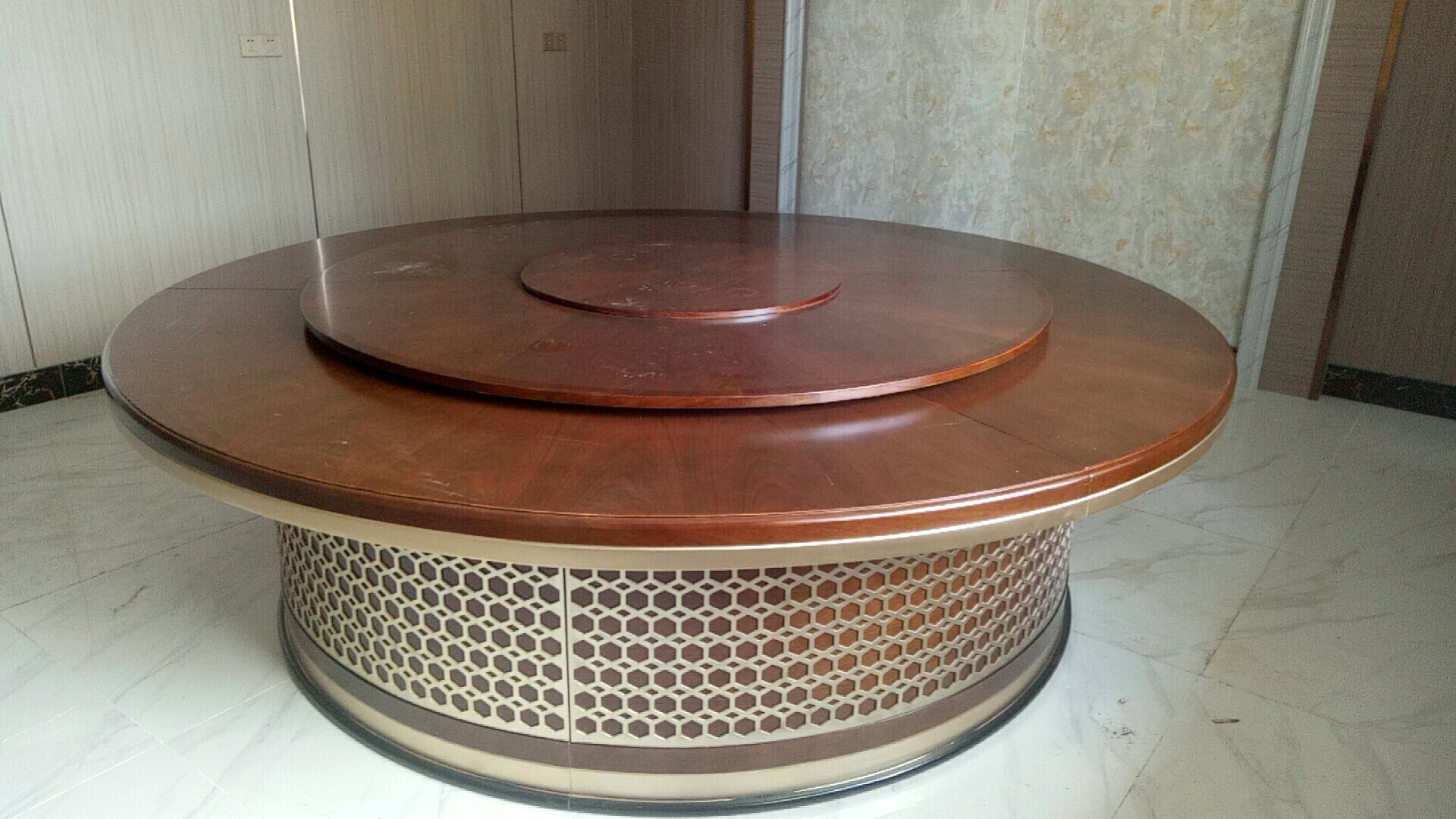 電動(dòng)桌-轉(zhuǎn)盤(pán)桌面平